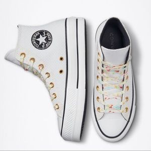 Brand new platform converse size 8.